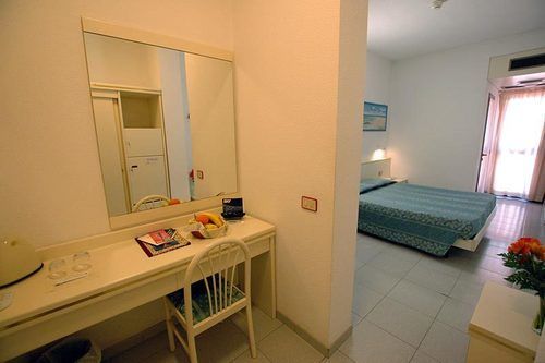 פורטופראיו Hotel Crystal מראה חיצוני תמונה
