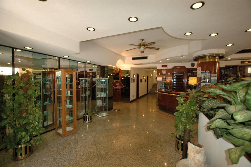 פורטופראיו Hotel Crystal מראה חיצוני תמונה