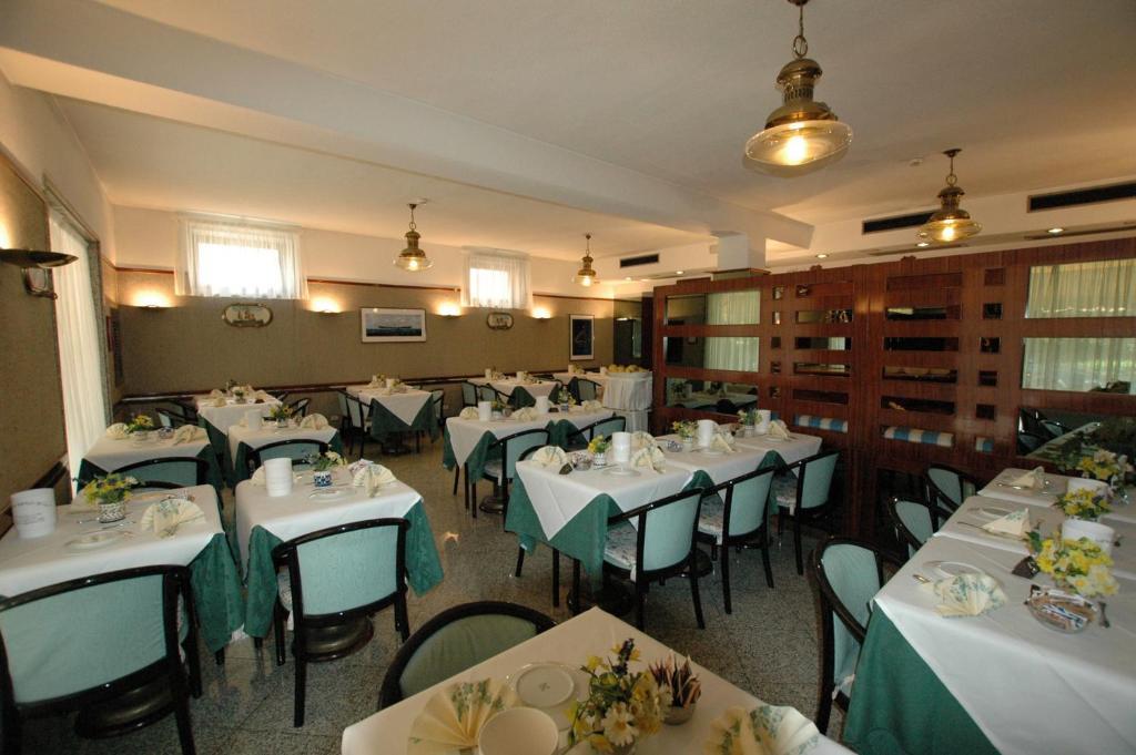 פורטופראיו Hotel Crystal מראה חיצוני תמונה