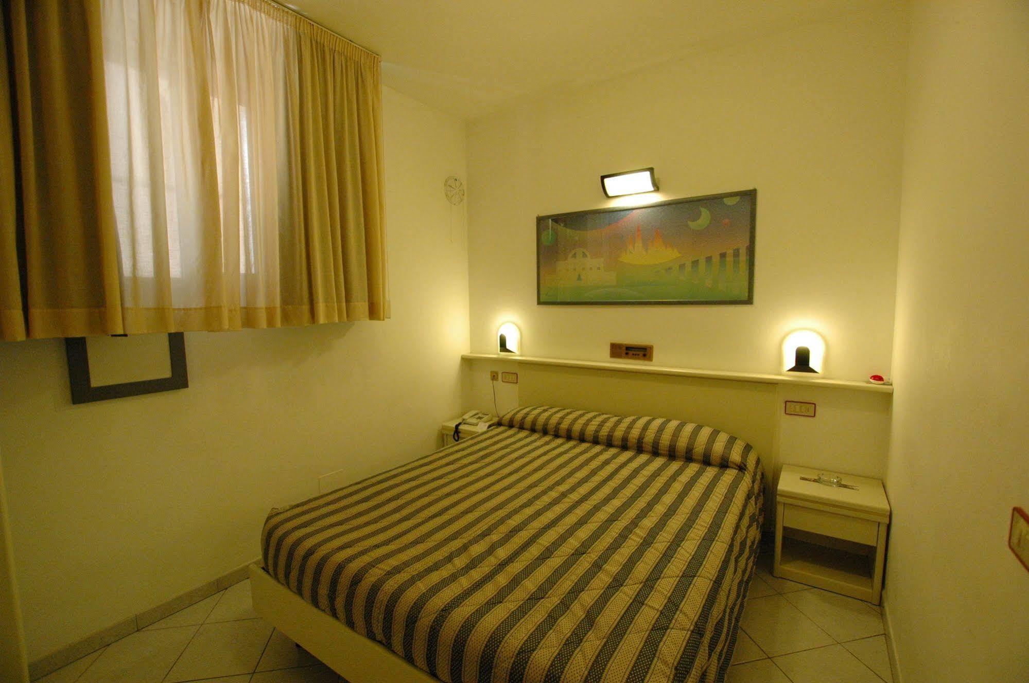 פורטופראיו Hotel Crystal מראה חיצוני תמונה