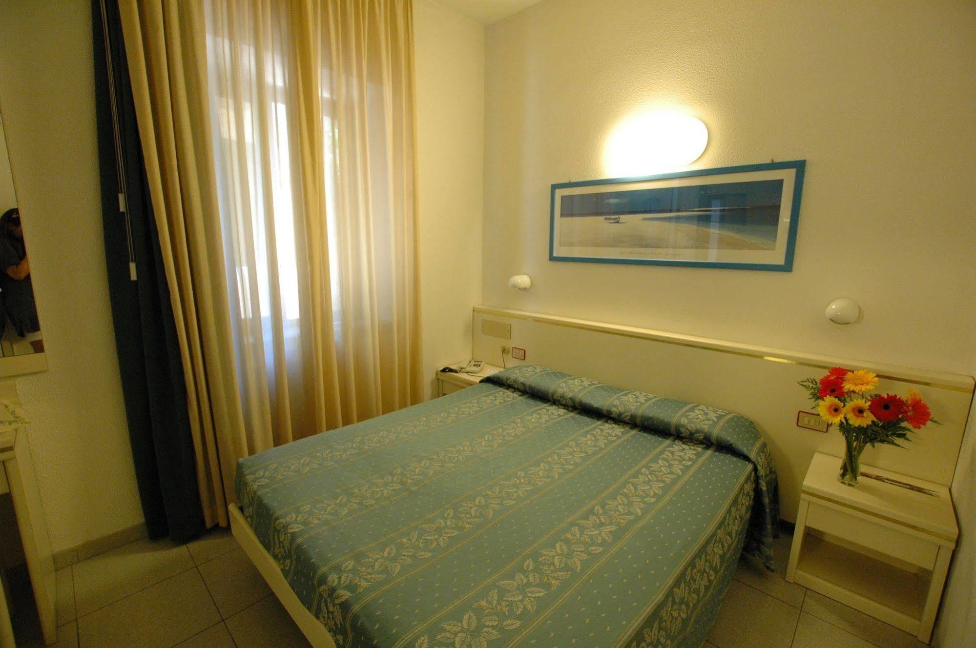 פורטופראיו Hotel Crystal מראה חיצוני תמונה